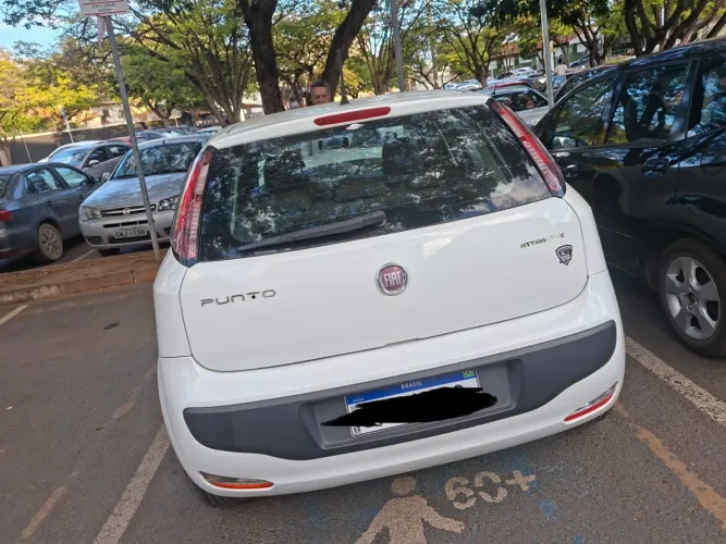 Fiat Punto Attractive 1.4 Fire Flex 8V 5P 2013