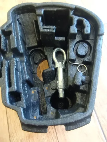 Isopor  porta macaco e chave de roda polo fox