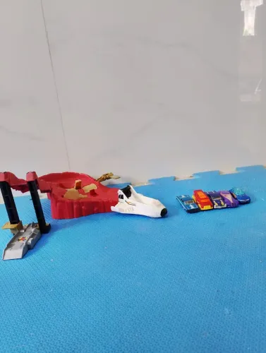 Pista hot wheels viagem espacial a marte