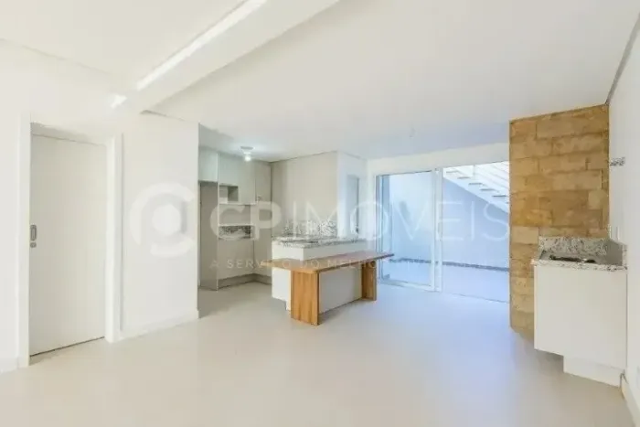Casa/Sobrado de 3 dormitórios, com vaga de garagem, no bairro Jardim Planalto.