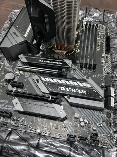 Placa mãe MSI MAG TOMAHAWK Z490 - Perfeito estado