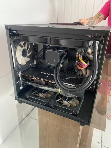 PC Gamer Ryzen 7 7800X3D + RX 7600 + SSD NVMe + Water Cooler | Pronto para rodar tudo 