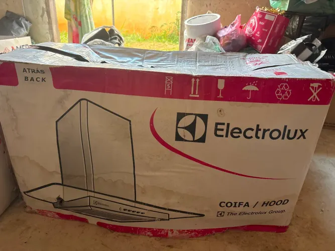 Coifa Electrolux 90CVS 90cm Inox com Vidro - Nova na Caixa - 127V