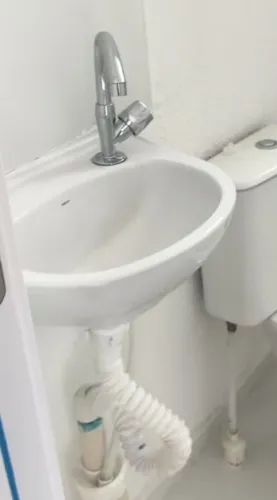 Pia de banheiro simples