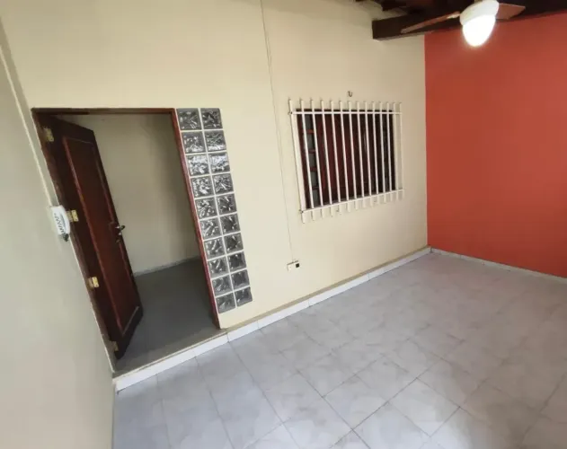ESCRITÓRIO OU CASA RESIDENCIAL AV. CORONEL COSTA ARAUJO, BAIRRO FÁTIMA.