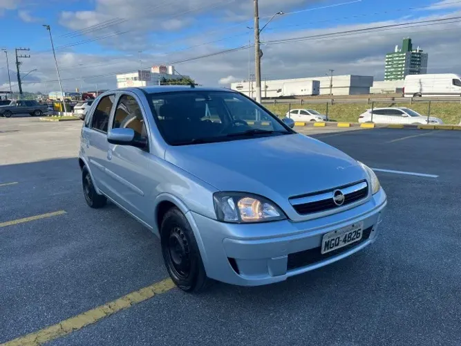 Chevrolet Corsa Hat. Premium 1.4 8V Econoflex 5P 2010