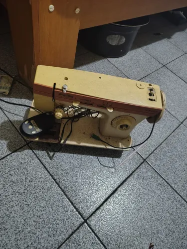 MÁQUINA DE COSTURA