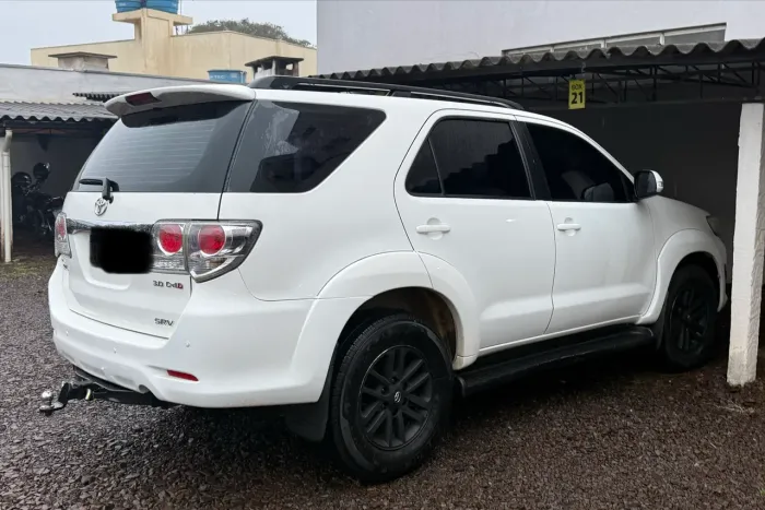Toyota Hilux SW4 SRV D4-d 4X4 3.0 TDI Dies. AUT 2013