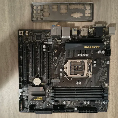 Placa mãe GA-B250M-DH3, Socket LGA1151 para reparo ou retirada de peças