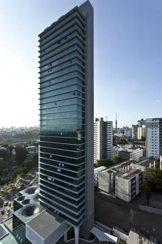 Sala Comercial Mobiliada no Centro Médico Empresarial Vitraux com 60 m² , Av Garibaldi , S