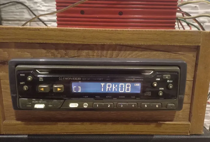 Radio pionner antigo