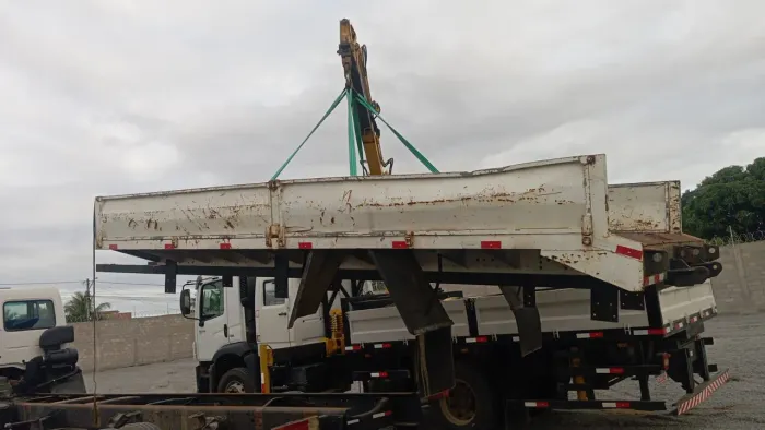 CARROCERIA DE FERRO REFORÇADO TAMANHO 5,80M POR 2,60M