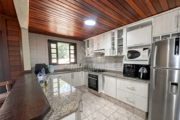 Casa em Condomínio : / Residencial / Jardim Nossa Senhora das Graças