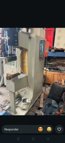 Máquina de pontiar e solda