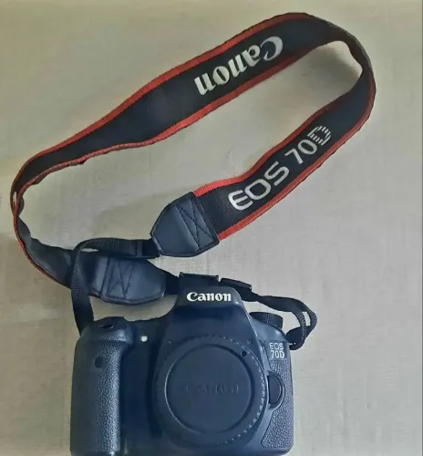 Kit câmera fotográfica 70D perfeito estado. Mais lente 24 ml