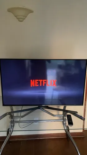 Smart TV Samsung 40" Full HD ? Wi-Fi Integrado, Imagem Impecável (Pronta p/ Usar)