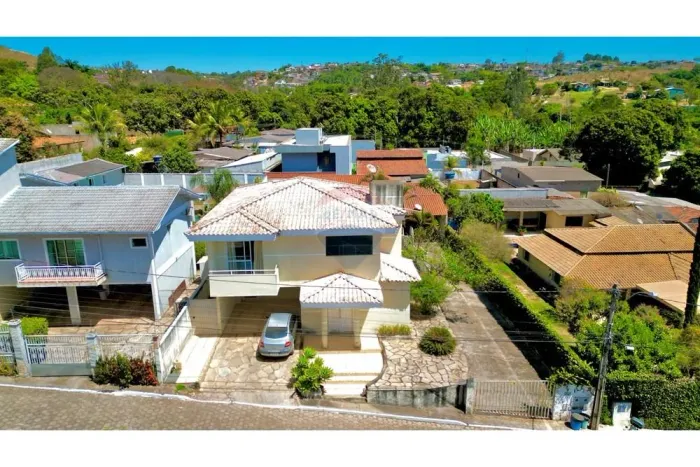 Casa em arniqueiras 3 quartos