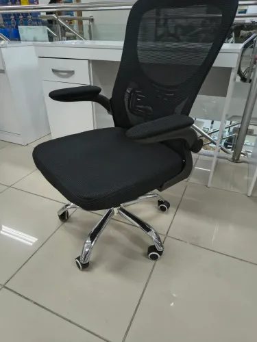 Cadeira de escritório giratória preta