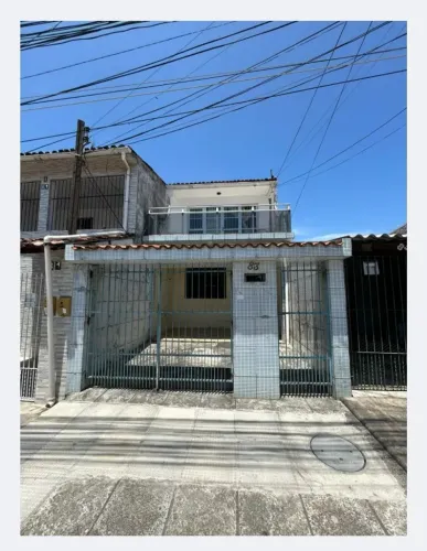 CASA DUPLEX ESPAÇOSA NA PAJUÇARA - A 880M DA ORLA