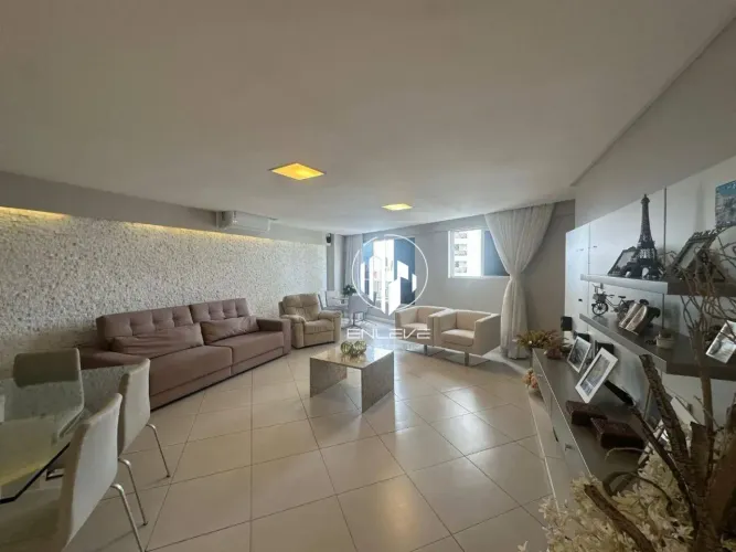 Amplo apartamento projetado com 03 quartos + DCE no Brisamar