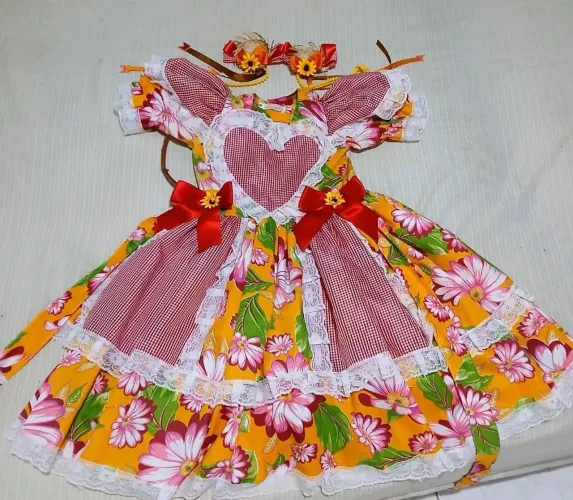 Vestido junino infantil vendo o kit vom parcatinha e lacinhos 