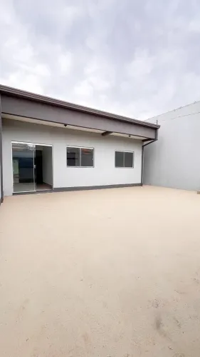 Casa com Garagem para 4 Carros | Setor Barra da Tijuca 83m²