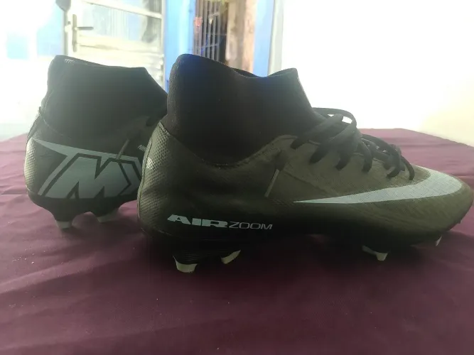 Chuteira Nike MERCURIAL 40