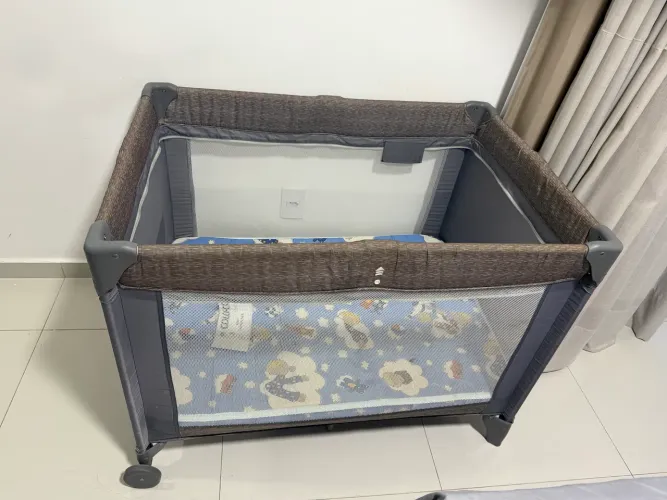 Berço portátil cosco com colchão