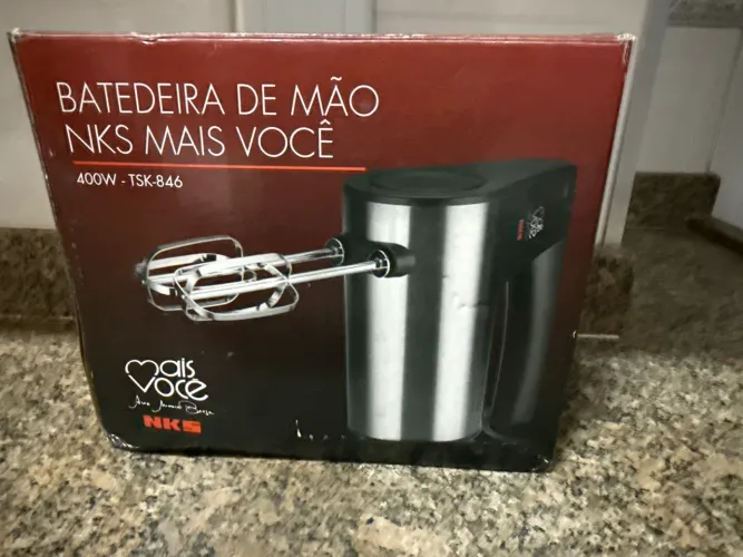 Batedeira de mão 400w nunca usada