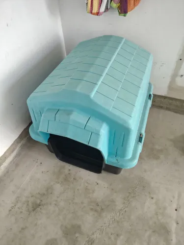 Vendo casinha de cachorro grande