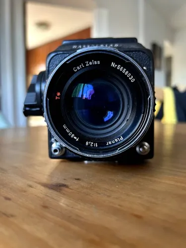 Camera analógica HASSELBLAD 500CM + PLANAR 80mm F2.8