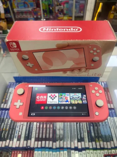 Nintendo Switch lite d3sbl0k3ad0 - leia