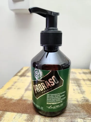 Detergente para barba Proraso - desconto de 7,5% à vista