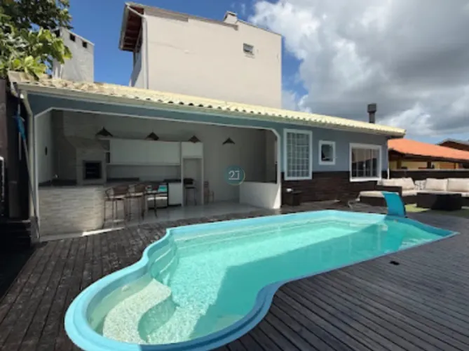 Alugo casa mobiliado, no Ingleses, Florianópolis, com 04 quartos (02 suítes), área gourmer