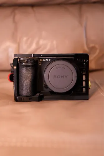 Sony a6500 (apenas o corpo) com cage