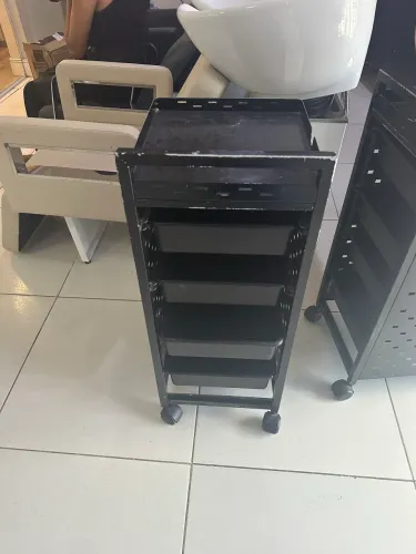 Vende se carrinho para salão 