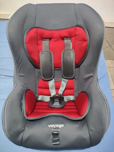 Cadeirinha para criança Voyage Status Modelo 8018 cinza e vermelho