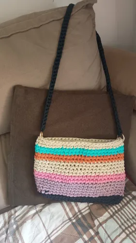 Bolsas de crochê , tenho três disponíveis