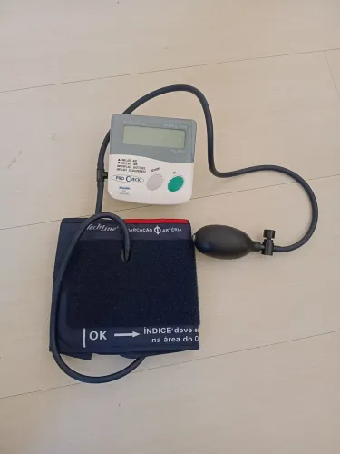 Medidor de Pressão Arterial de Braço pro check 4 pilhas