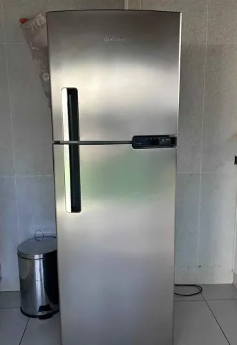 Geladeira fros free 375 litros 1360 , aceito cartão, dependendo entrego