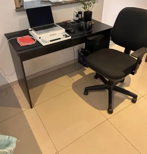 MESA MDF NOVA + CADEIRA CAVALETTI USADA