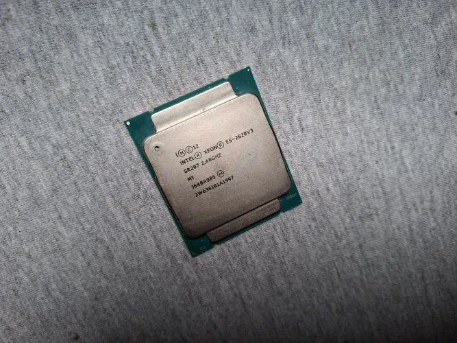 Intel Xeon E5-2620 v3