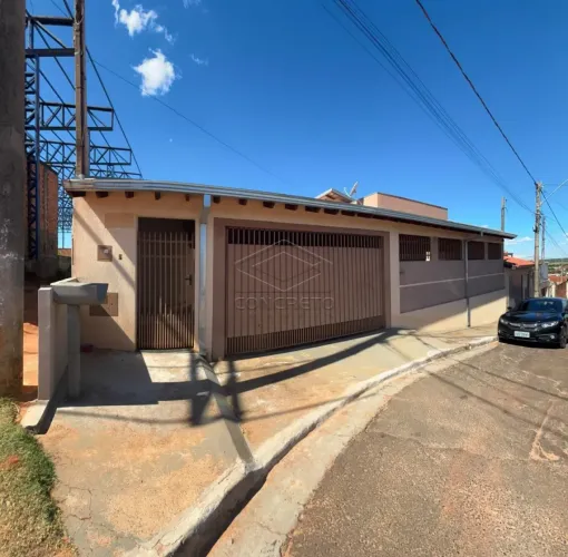 Oportunidade única! Casa espaçosa em Agudos