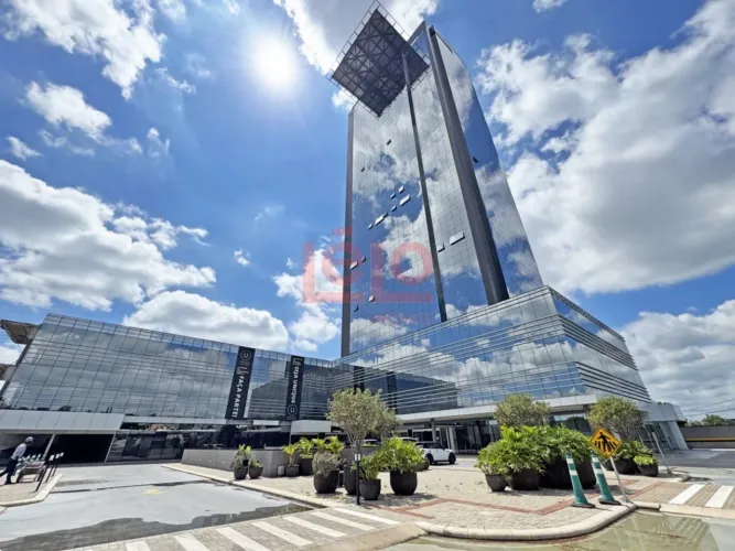 Sala comercial no Unique Medical Center em Maringá, com 45 m² e 1 vaga