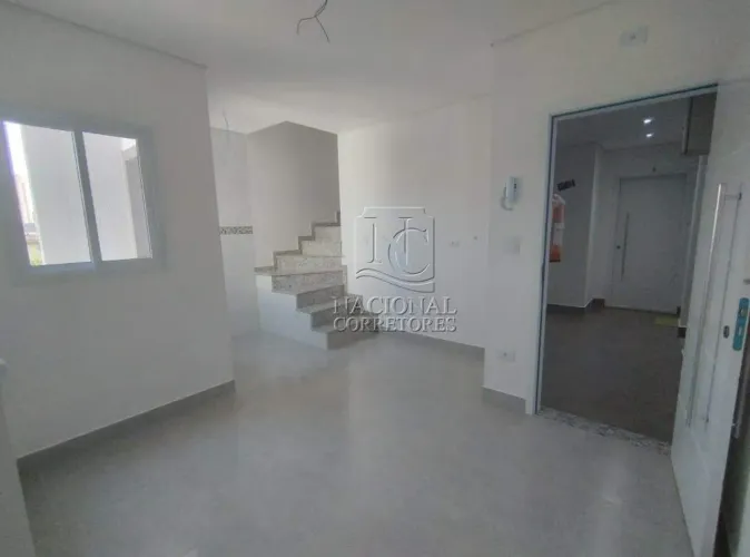 Cobertura sem condomínio de 100 m², 2 dormitórios e suíte com closet Parque Novo Oratório