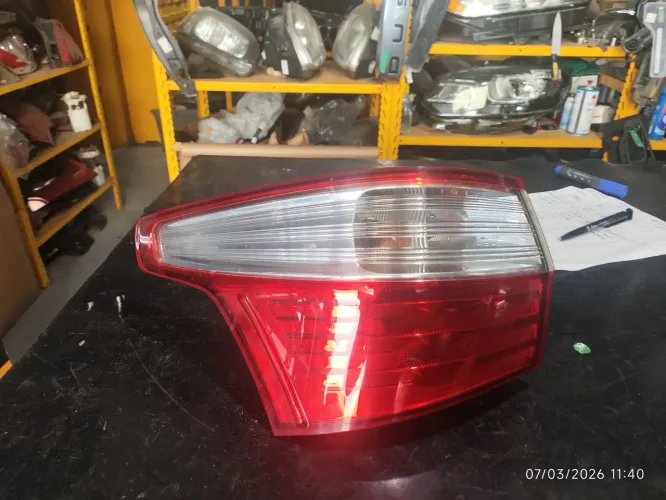 Lanterna esquerda Fiat Gran Siena 518428020