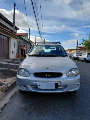 Chevrolet Corsa Sedan Super Milenium 1.0 MPFI 16V 2002