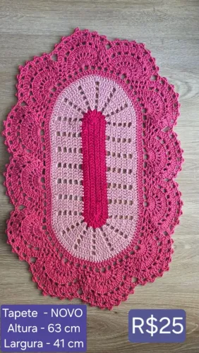Tapete em crochê rosa claro com rosa escuro