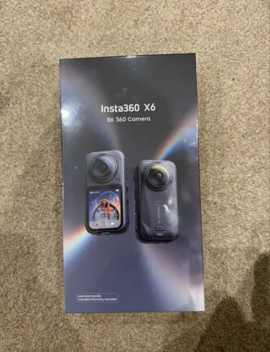 Câmera INSTA360 X6 Essentials Bundle