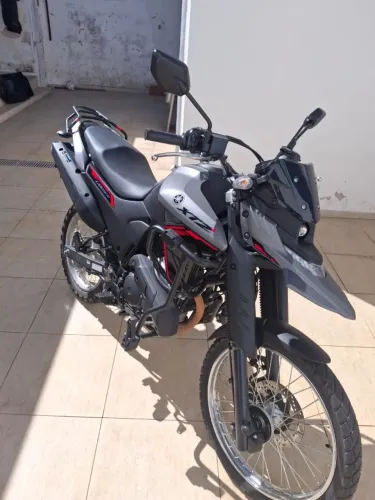 Yamaha Lander Conect 250cc com acessórios